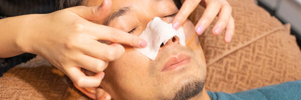 小鼻を気にしている男性多発！小鼻の黒ずみ（イチゴ鼻）の対策方法